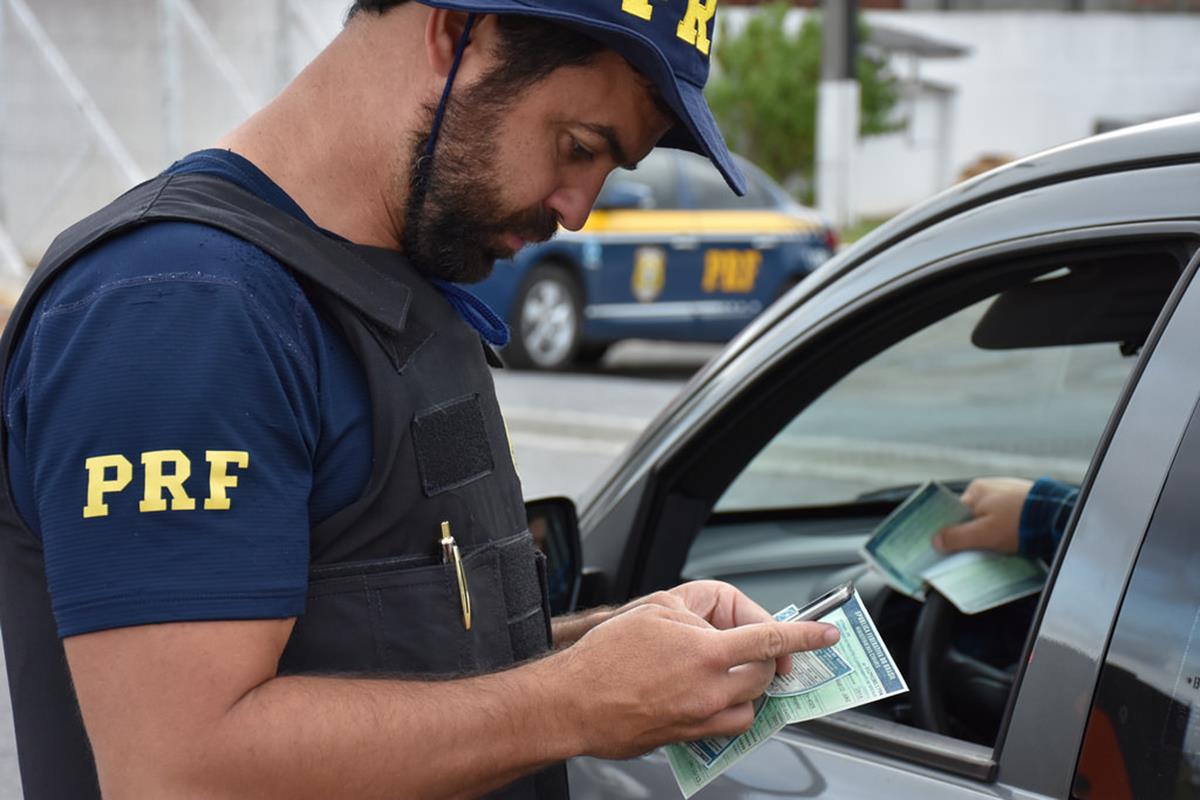 receber muitas multas pode fazer com que você exceda o número limite de pontos em sua carteira