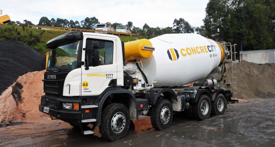 Modelo de caminhão betoneira