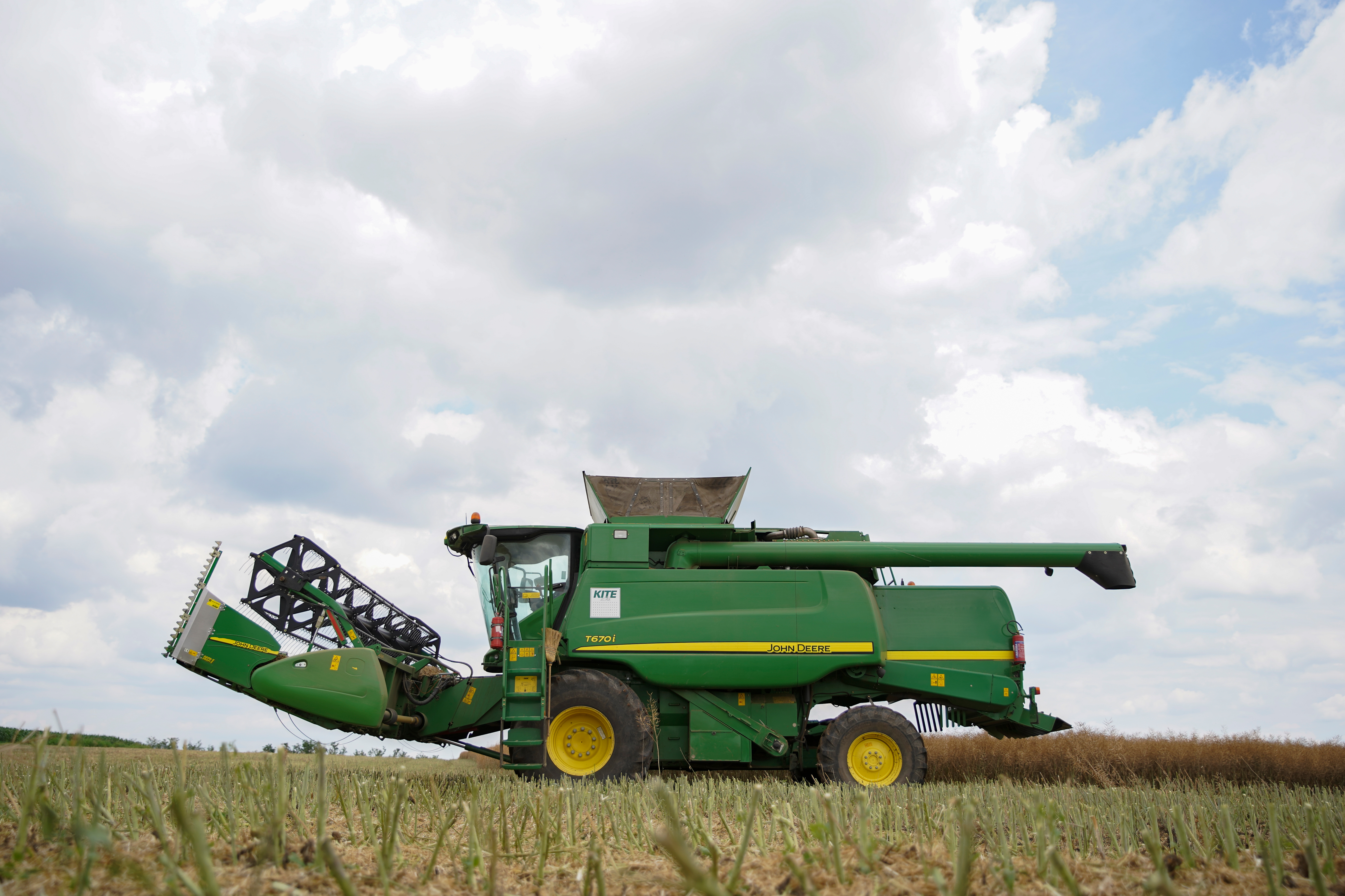 Terra Santa realiza leilão de máquinas e implementos agrícolas com descontos