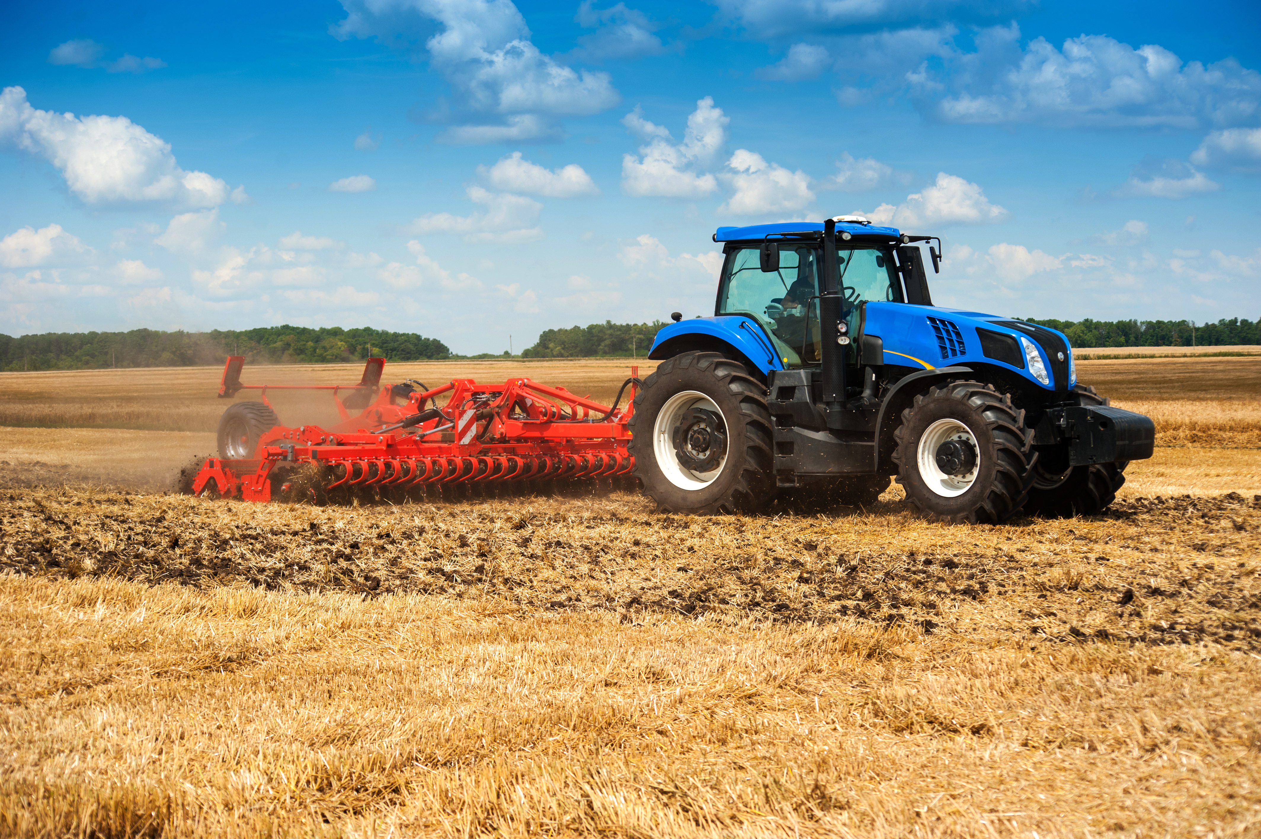 Usina Clealco leiloa máquinas agrícolas, caminhões e equipamentos a partir de R$ 400
