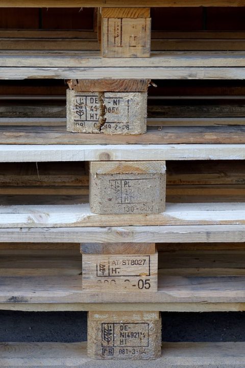 pilha de pallets euro