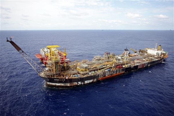 Petrobras conclui leilão de venda da plataforma P-33 com destinação sustentável