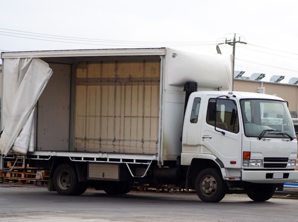 Caminhão para operação urbana: Escolher o tipo de caminhão certo é essencial para lidar com os desafios do transporte em áreas urbanas. 