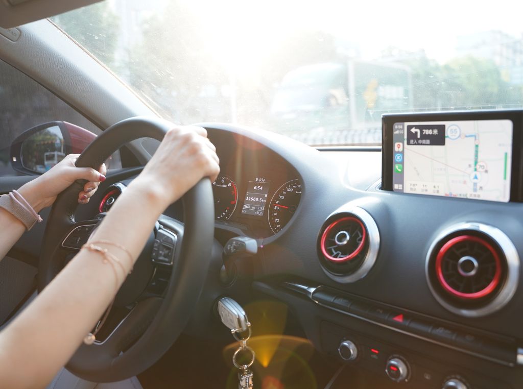 O Curso de Direção Defensiva vai muito além de ensinar técnicas básicas para motoristas.