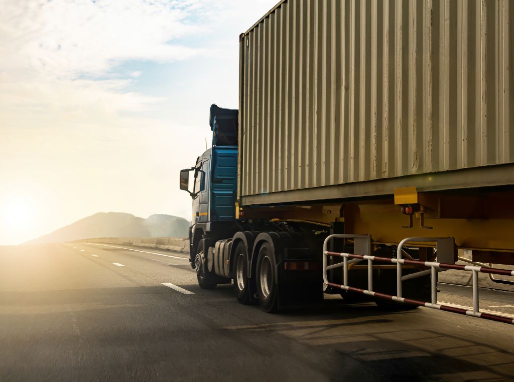Benefícios fiscais no transporte de carga: Essas reduções ajudam a minimizar o impacto tributário e a melhorar a margem de lucro das transportadoras.