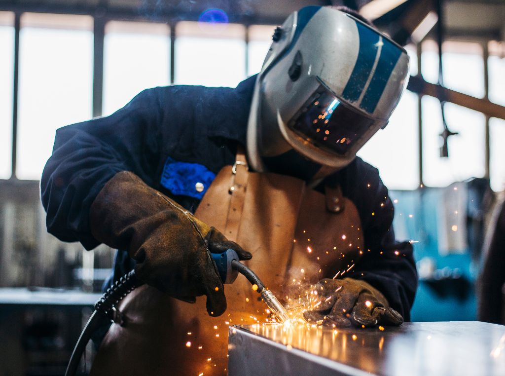 Outro marco importante dessa evolução é a crescente integração entre a metalmecânica e outros setores, como o logístico, o agrícola e o de energia renovável. 