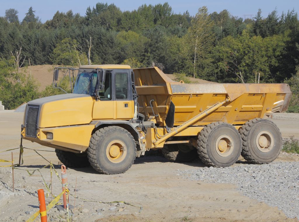 Caminhão articulado: como funciona e onde utilizar esse tipo de equipamento