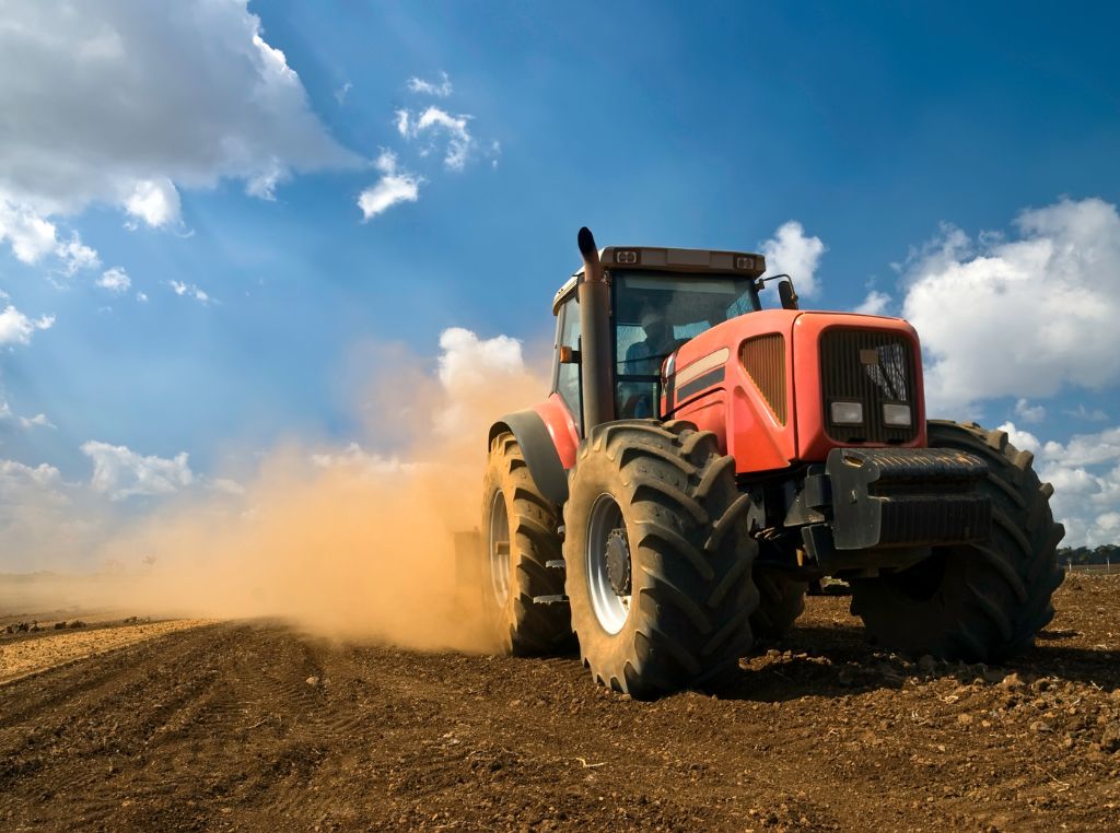 Oportunidades na negociação de tratores: negociar de forma estratégica tratores e máquinas agrícolas não é apenas uma forma de economizar na compra. 