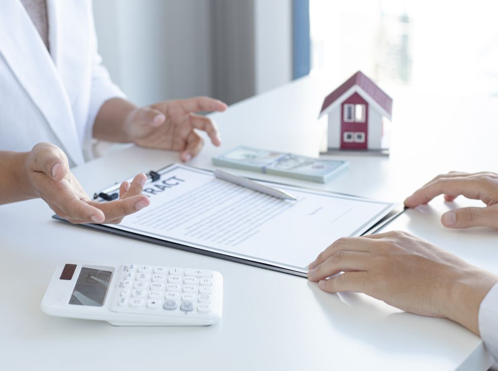 Investir em mudanças estéticas muito elaboradas, como acabamentos de luxo ou personalizações exageradas, raramente compensa na hora da venda. 