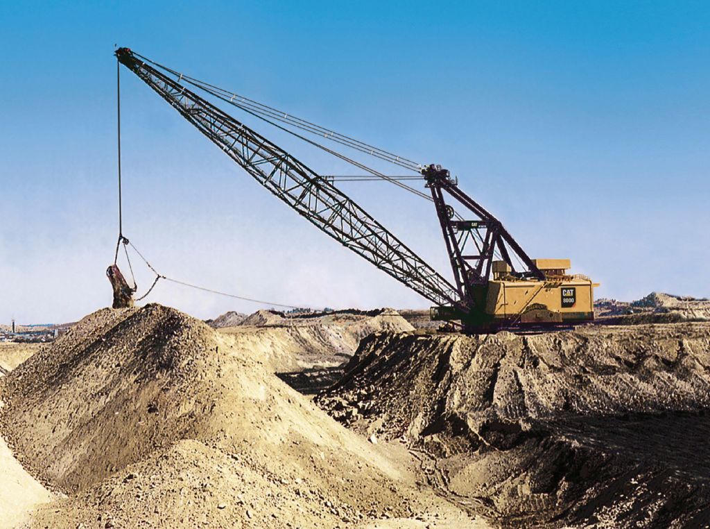 Projetada para enfrentar os desafios extremos da mineração moderna, a Dragline 8000 Caterpillar é uma das maiores e mais eficientes escavadeiras de arrasto do mundo.