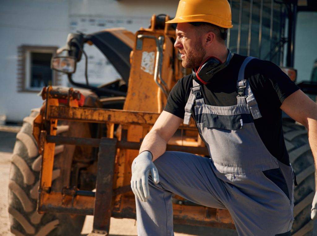 Um trator usado com vida útil estendida pode ultrapassar 15.000 horas com manutenção adequada, uso consciente e reformas estratégicas no maquinário.