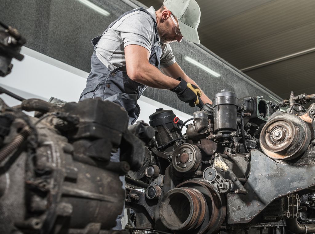 Quando vale fazer upgrade em caminhão antigo para transporte, quais upgrades dão retorno, o que a lei permite (CSV/Detran) e onde achar oportunidades na Superbid Exchange. 