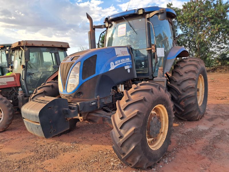 Leilão Tereos: Colhedoras de Cana Case A8800, Tratores John Deere e Caminhões Comboio com lances a partir de R$ 1.500!